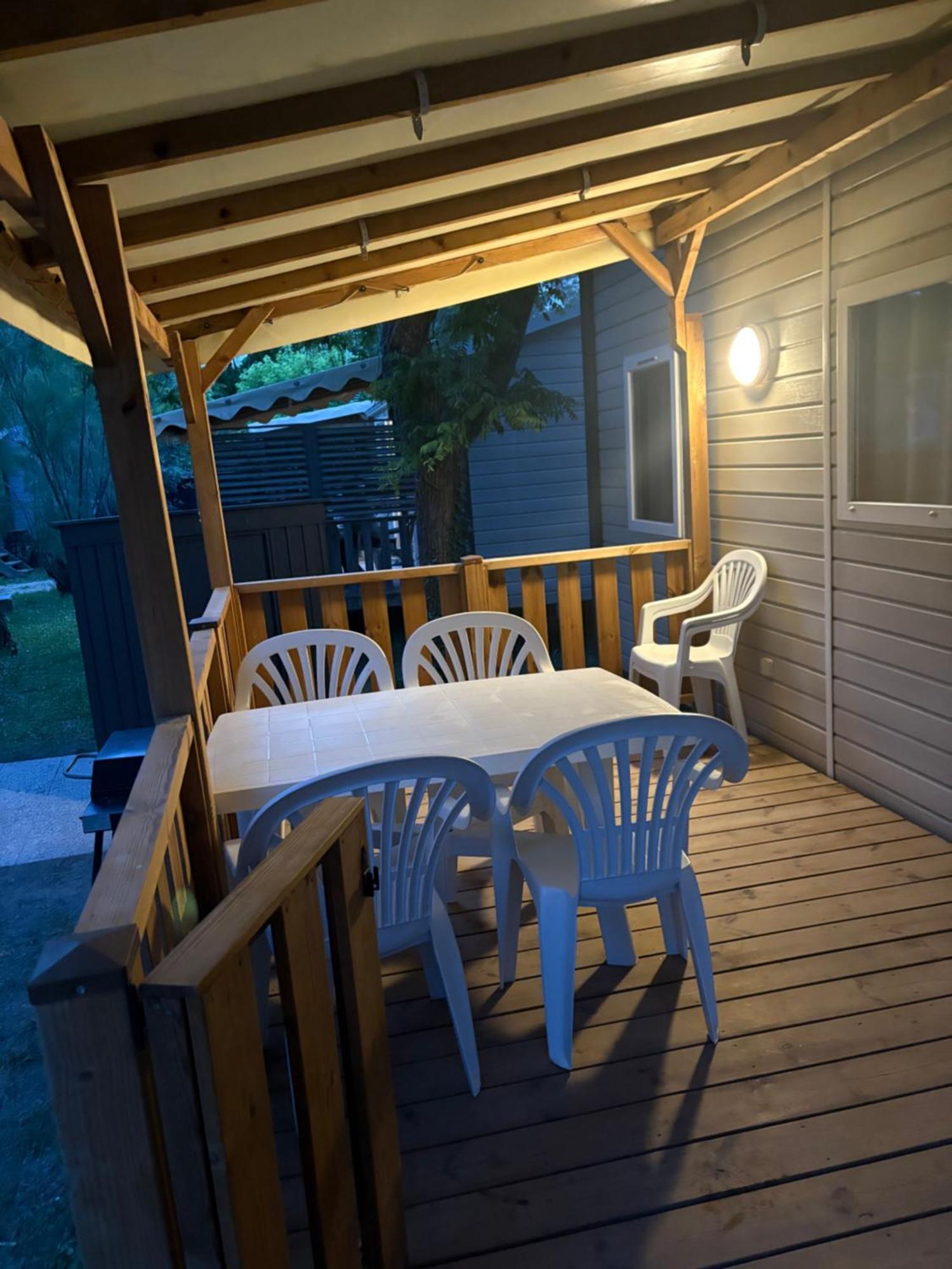 Mobil-Home 6 Personnes Chez Maylia Cadenet Exterior foto